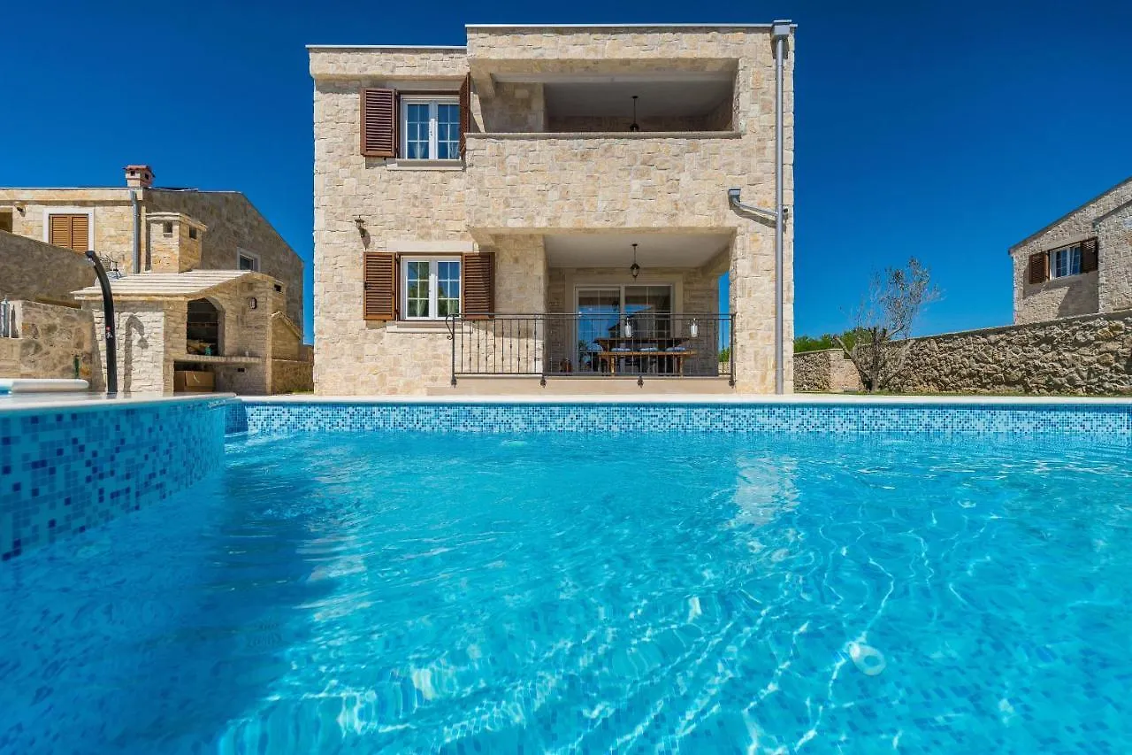 Luxury Villa With Heated Pool, Jacuzzi And Sauna 01 - By Ta Leut Agency プリヴラカ