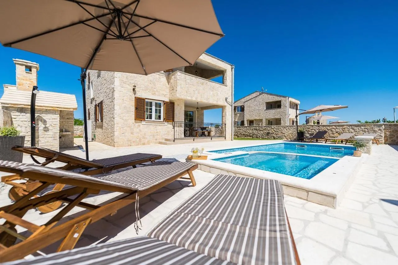 Luxury Villa With Heated Pool, Jacuzzi And Sauna 01 - By Ta Leut Agency Privlaka