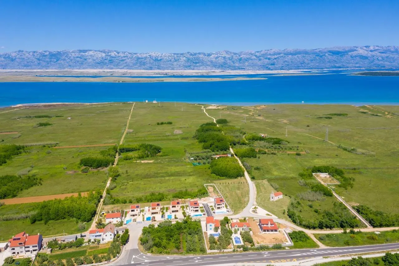 Luxury Villa With Heated Pool, Jacuzzi And Sauna 01 - By Ta Leut Agency Privlaka  0*, Privlaka (Zadar)